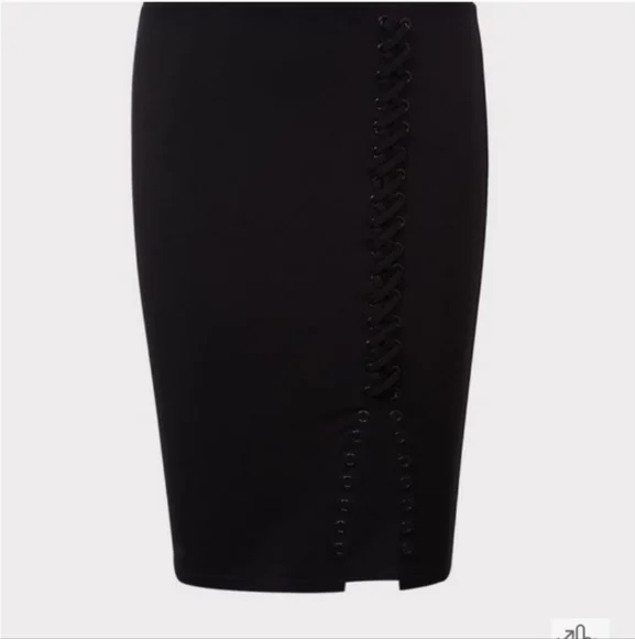 Elegant Black Lace-Up Skirt - Picture 4 of 6